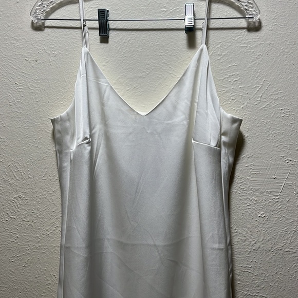 White dress - Picture 2 of 5